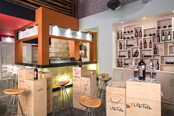 Restaurante Villa Paola Wine Bar que se encuentra dentro de Market Place en el Hotel The Pyramid at