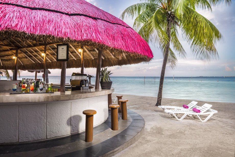 Restaurantes y Bares del Hotel Oasis Palm