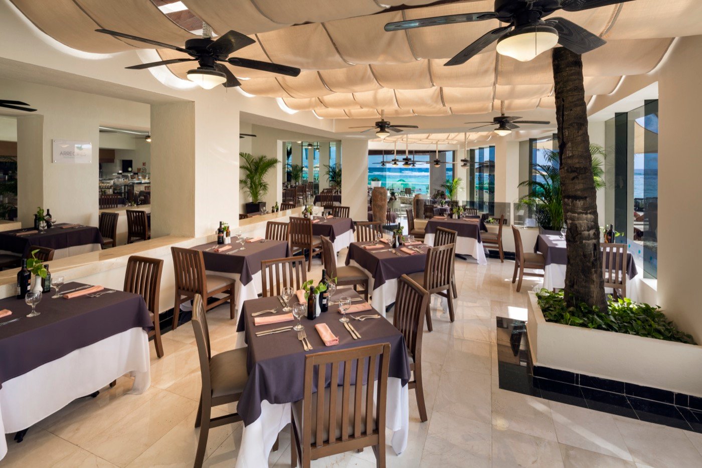 Restaurantes y Bares del Hotel Grand Oasis Tulum Riviera