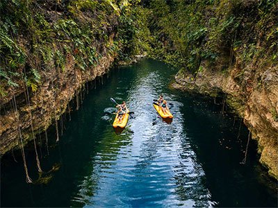 Paseo en kayak en Xenotes Riviera Maya